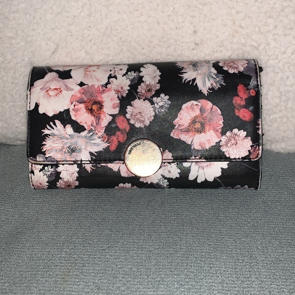 Nine West floral wallet